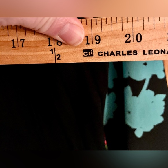 Soft Surroundings Black and Abstract Design 3/4 Sleeve Whimsigoth Size PM Retro - Picture 11 of 15